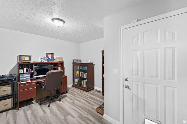 1522 E AMBLEWOOD LN, Millcreek, UT 84124