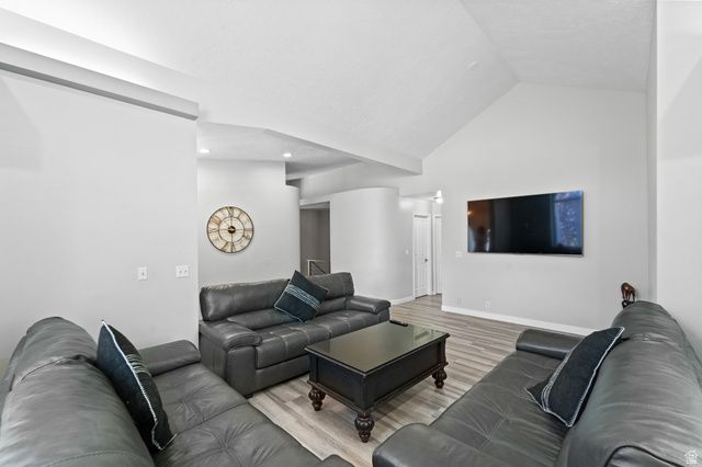 1522 E AMBLEWOOD LN, Millcreek, UT 84124