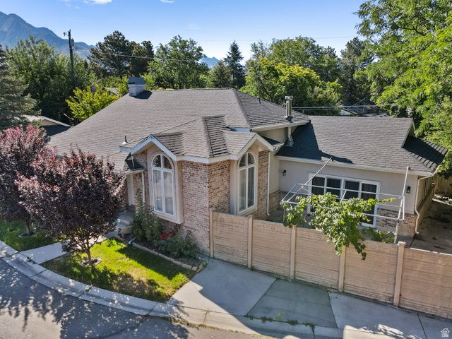1522 E AMBLEWOOD LN, Millcreek, UT 84124
