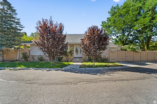 1522 E AMBLEWOOD LN, Millcreek, UT 84124