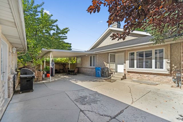 1522 E AMBLEWOOD LN, Millcreek, UT 84124