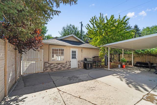 1522 E AMBLEWOOD LN, Millcreek, UT 84124