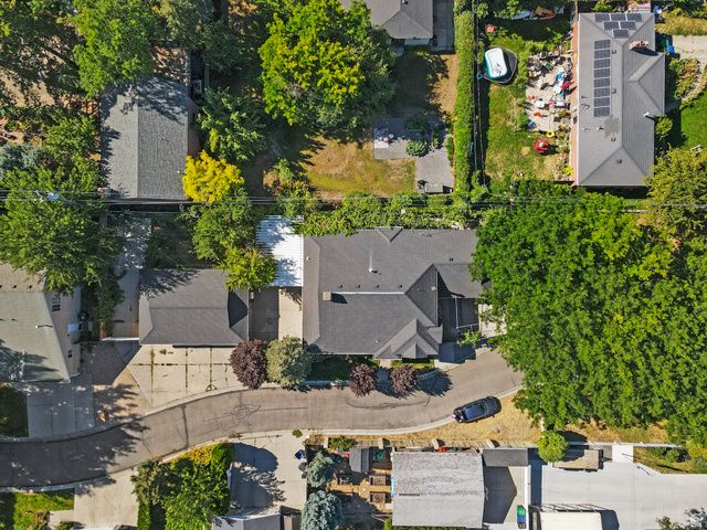 1522 E AMBLEWOOD LN, Millcreek, UT 84124