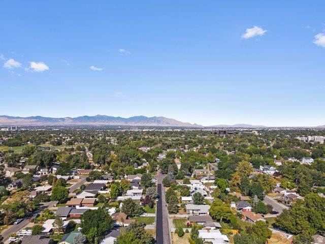 1522 E AMBLEWOOD LN, Millcreek, UT 84124