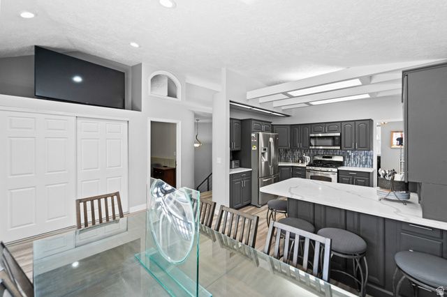 1522 E AMBLEWOOD LN, Millcreek, UT 84124