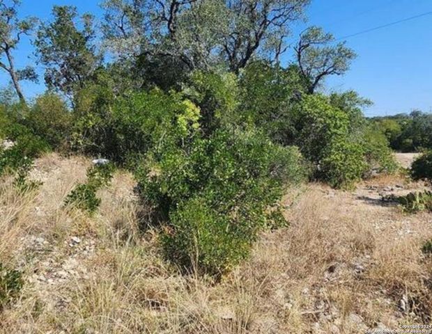 68 County Road 2651, Rio Medina, TX 78066