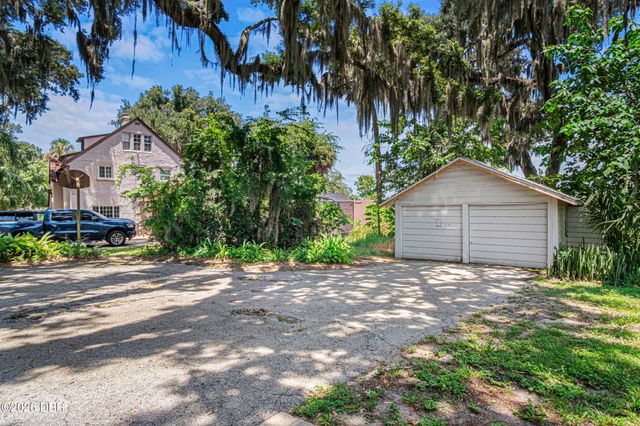 102 Palmora Boulevard, Leesburg, FL 34748