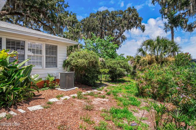 102 Palmora Boulevard, Leesburg, FL 34748
