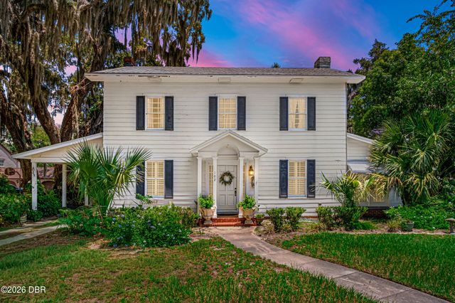 102 Palmora Boulevard, Leesburg, FL 34748