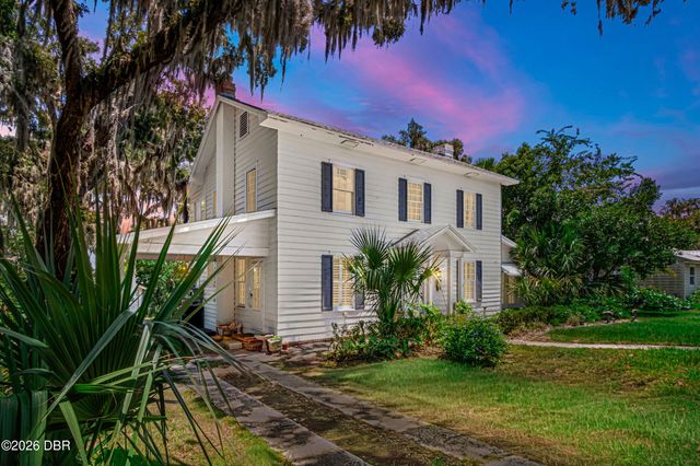 102 Palmora Boulevard, Leesburg, FL 34748