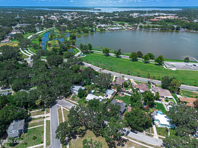102 Palmora Boulevard, Leesburg, FL 34748