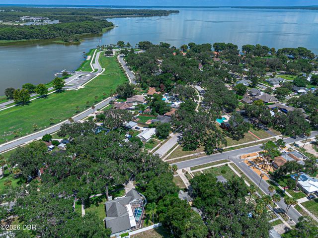 102 Palmora Boulevard, Leesburg, FL 34748