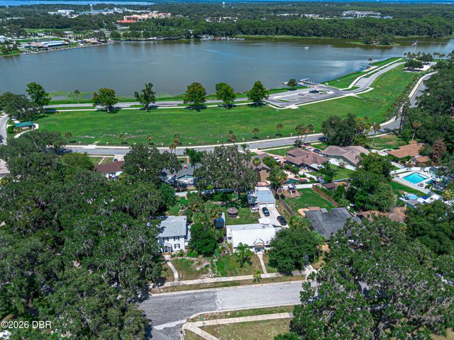 102 Palmora Boulevard, Leesburg, FL 34748