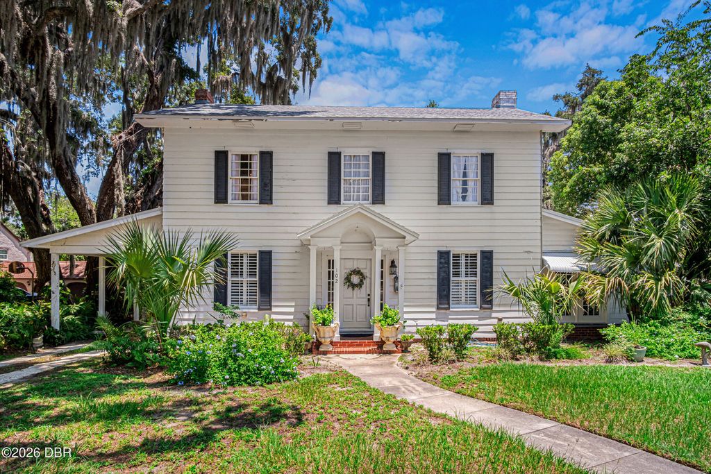 102 Palmora Boulevard, Leesburg, FL 34748