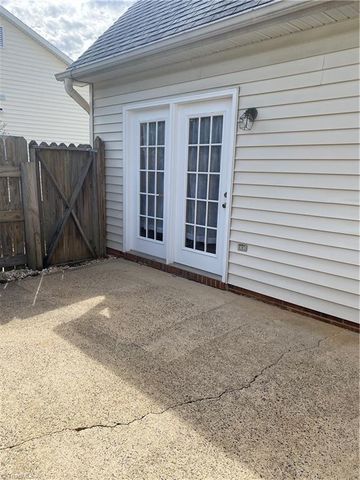 327 Brookside Court, Kernersville, NC 27284