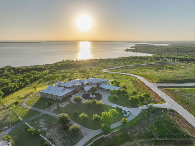 1504 Hillside Drive, Sanger, TX 76266