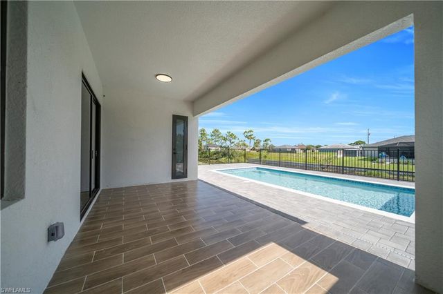 2318 30th TER, Cape Coral, FL 33993