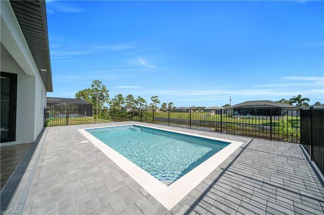 2318 30th TER, Cape Coral, FL 33993