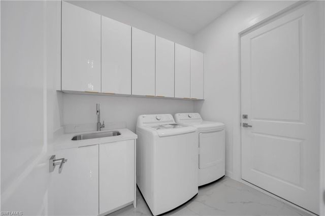 2318 30th TER, Cape Coral, FL 33993