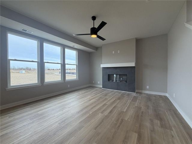 1504 SW Arborpark Terrace, Lee's Summit, MO 64082