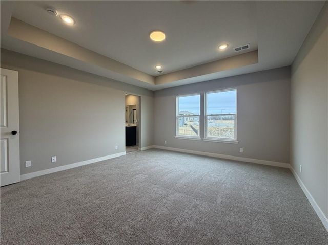 1504 SW Arborpark Terrace, Lee's Summit, MO 64082