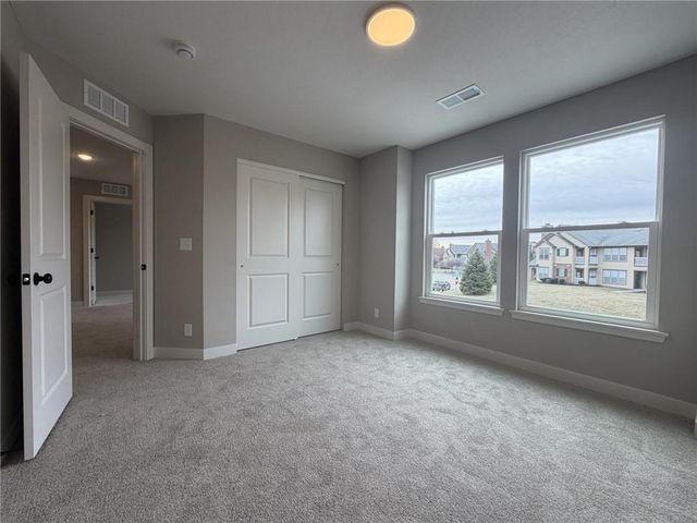 1504 SW Arborpark Terrace, Lee's Summit, MO 64082