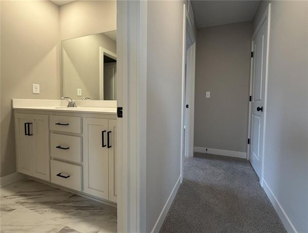 1504 SW Arborpark Terrace, Lee's Summit, MO 64082