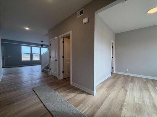 1504 SW Arborpark Terrace, Lee's Summit, MO 64082