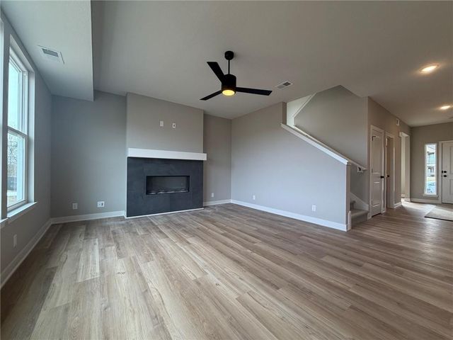 1504 SW Arborpark Terrace, Lee's Summit, MO 64082