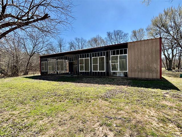 5252 E FM 1396, Telephone, TX 75488