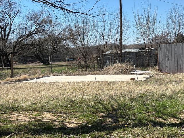 5252 E FM 1396, Telephone, TX 75488