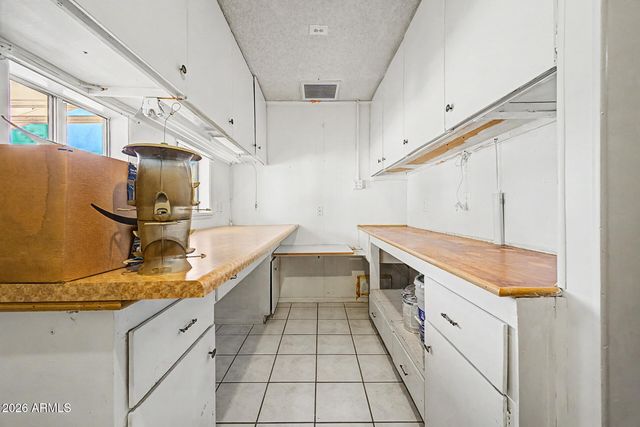 12011 S TOMI Drive, Phoenix, AZ 85044