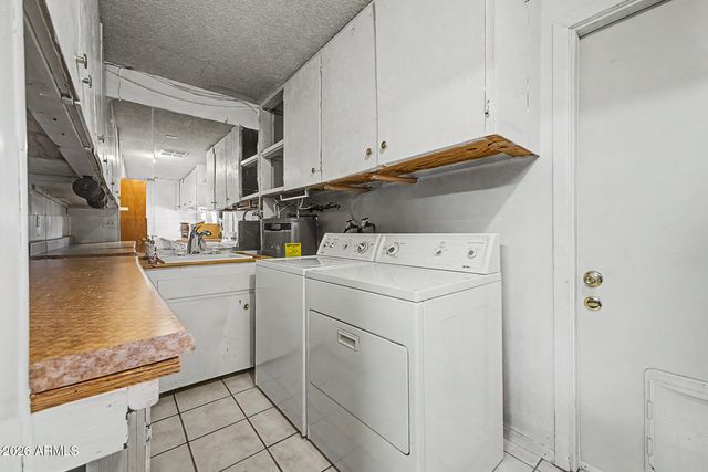 12011 S TOMI Drive, Phoenix, AZ 85044