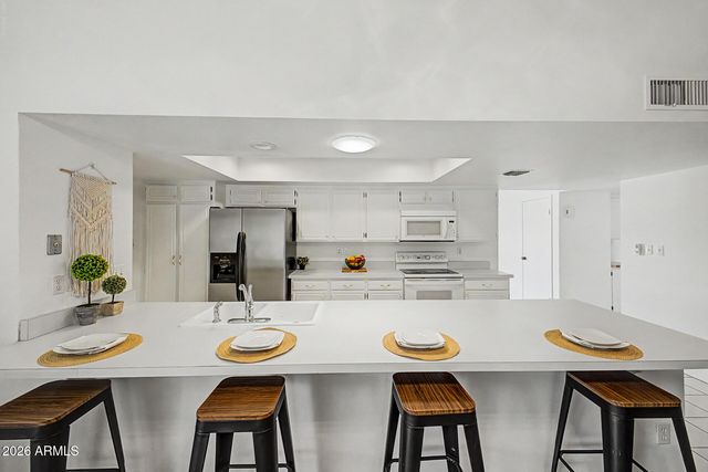 12011 S TOMI Drive, Phoenix, AZ 85044