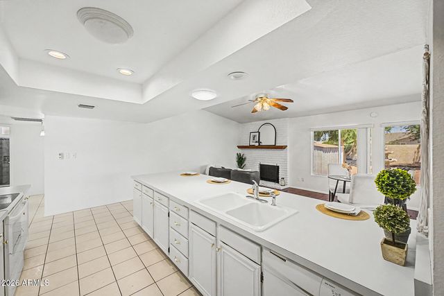 12011 S TOMI Drive, Phoenix, AZ 85044