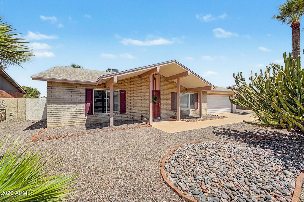 12011 S TOMI Drive, Phoenix, AZ 85044