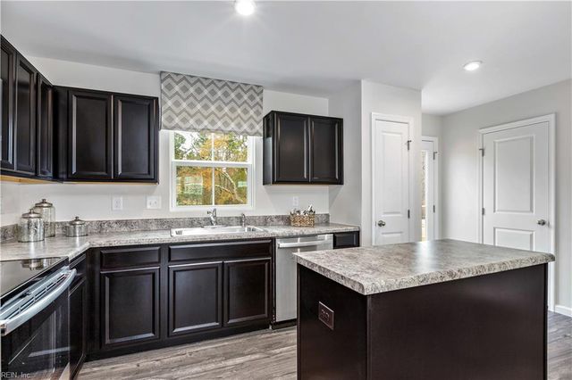 214 Myrtle LN, South Mills, NC 27976