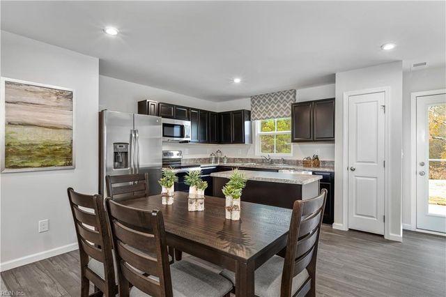 214 Myrtle LN, South Mills, NC 27976