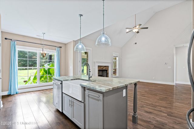 7313 Vaiden Road, Hernando, MS 38632