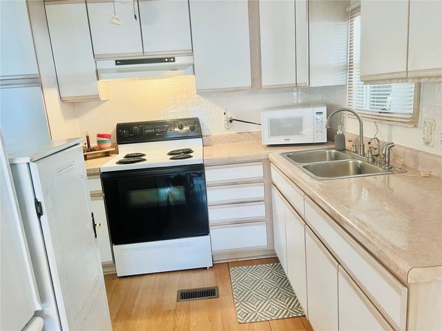 2224 CA D ORO DRIVE, Sarasota, FL 34238