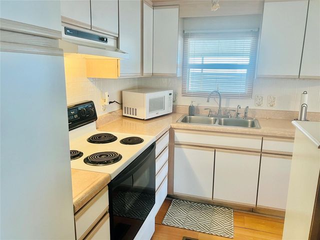 2224 CA D ORO DRIVE, Sarasota, FL 34238