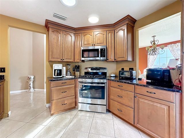 315 INDIAN POINT CIRCLE, Kissimmee, FL 34746