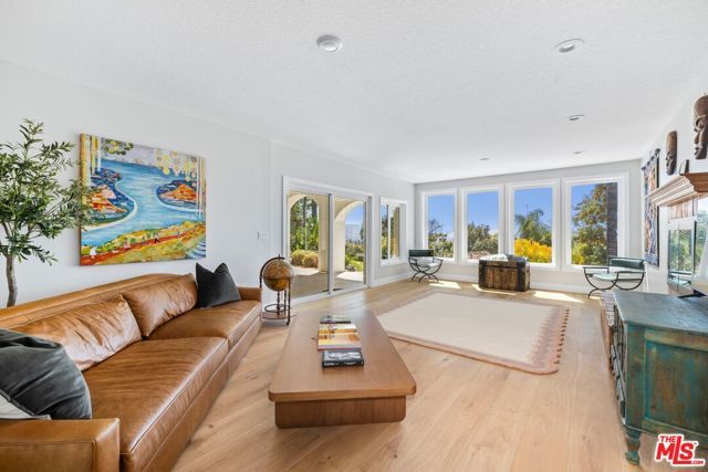 603 Lone Oak Drive, Thousand Oaks, CA 91362