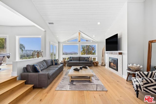 603 Lone Oak Drive, Thousand Oaks, CA 91362