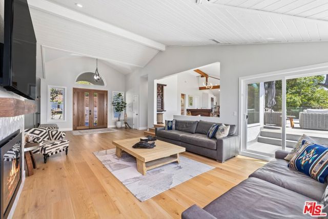 603 Lone Oak Drive, Thousand Oaks, CA 91362