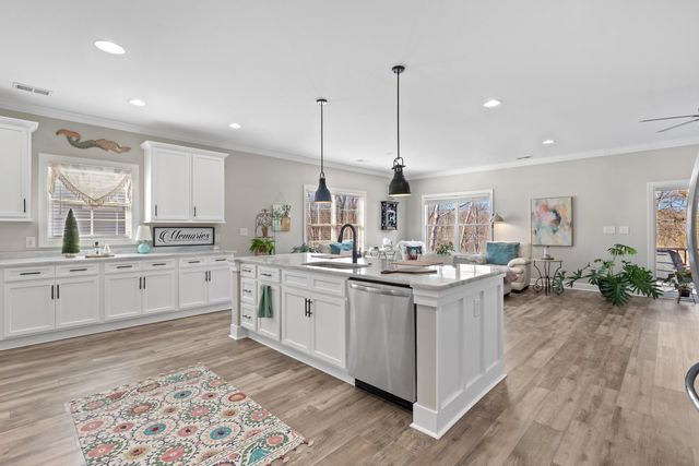 254 River Edge Dr., Conway, SC 29526