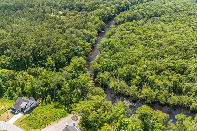 254 River Edge Dr., Conway, SC 29526