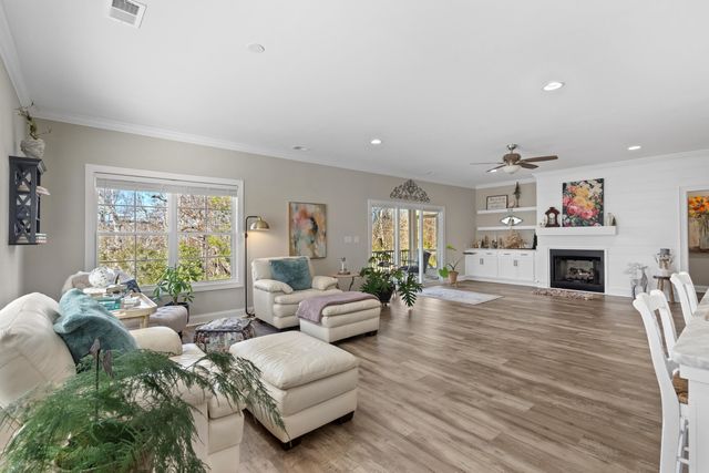 254 River Edge Dr., Conway, SC 29526