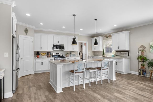 254 River Edge Dr., Conway, SC 29526