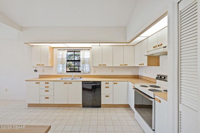 904 Ashmeade Court, Port Orange, FL 32127